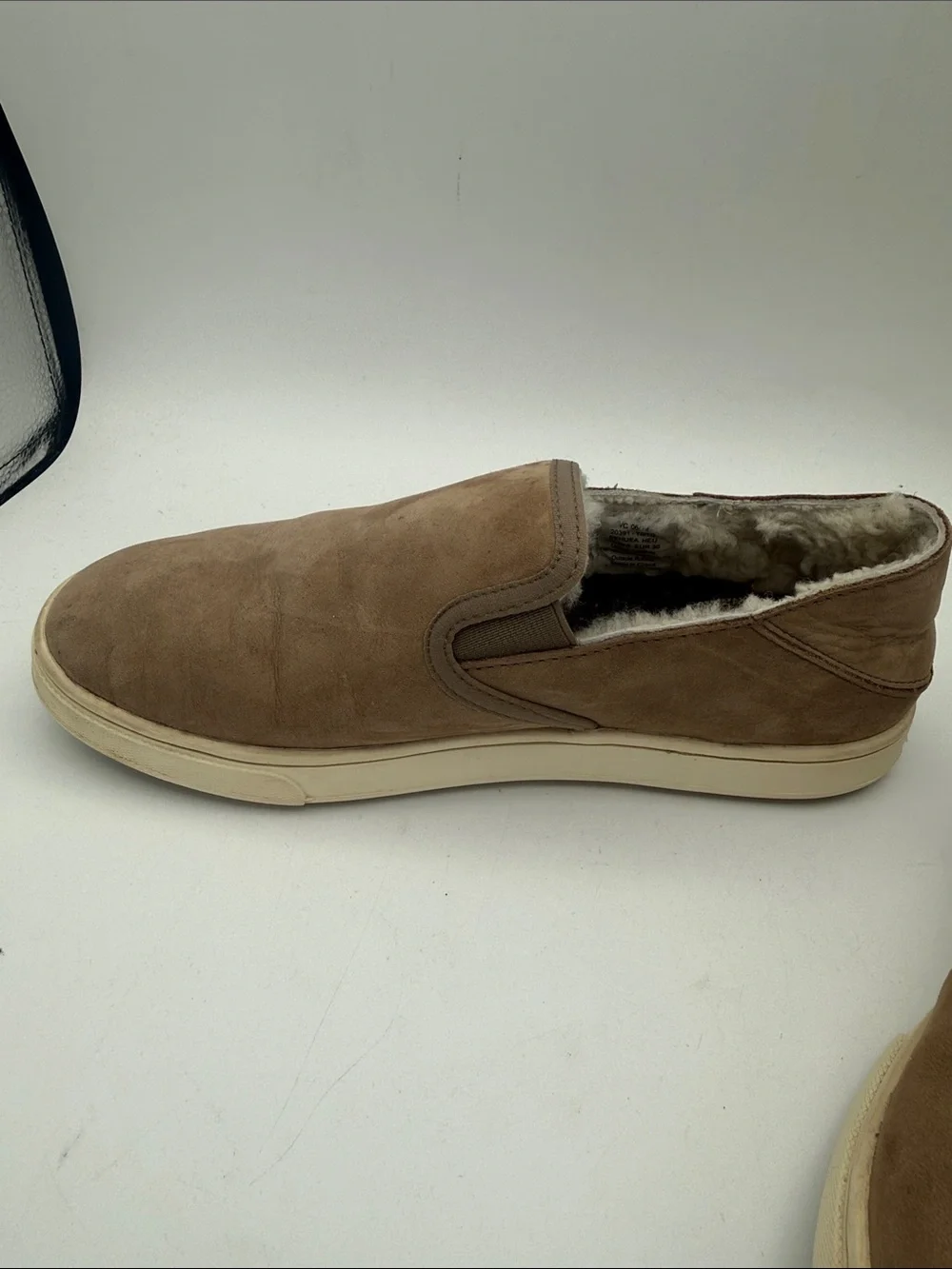 Women’s OluKai Pehuea Heu leather shearling-lined slip-on sneakers taupe sz 6